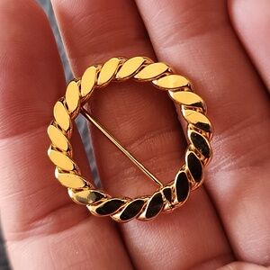 VTG Gold-Toned Brooch